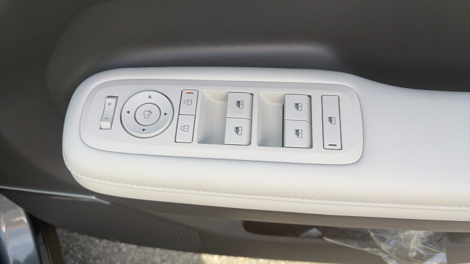Hyundai SANTA FE 1.6 TGDi Plug-in Hybrid Ultimate 5dr 4WD Auto Estate - Image 33
